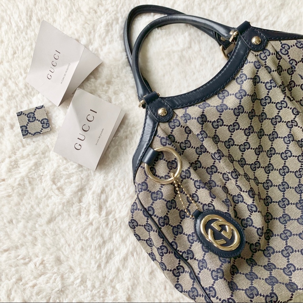 Gucci Sukey Medium Handbag GG Supreme